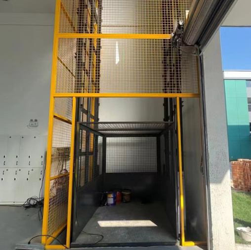 安源导轨式升降机助力物流园破解运输难题